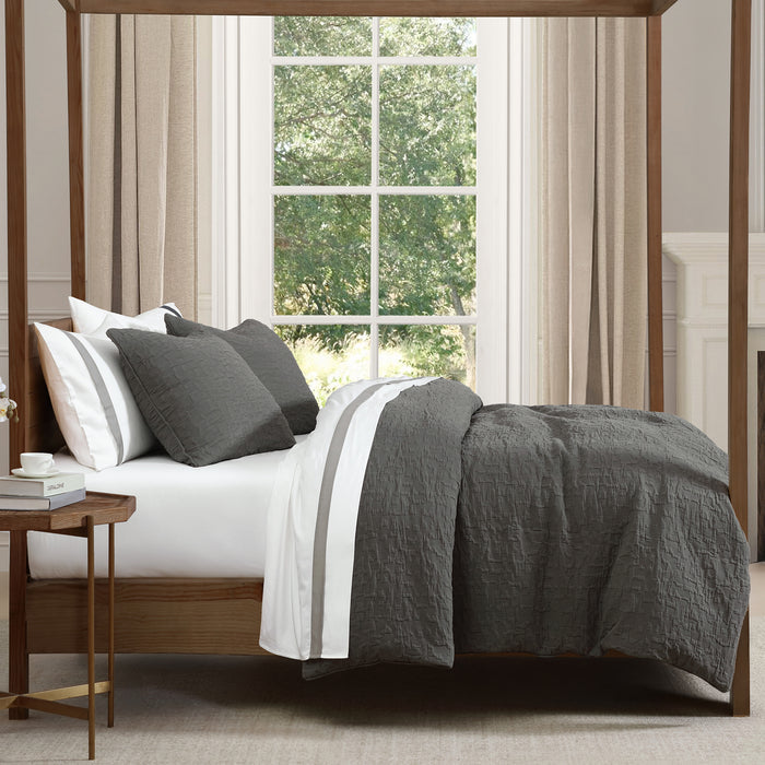 Porto Matelassé Bedding Set